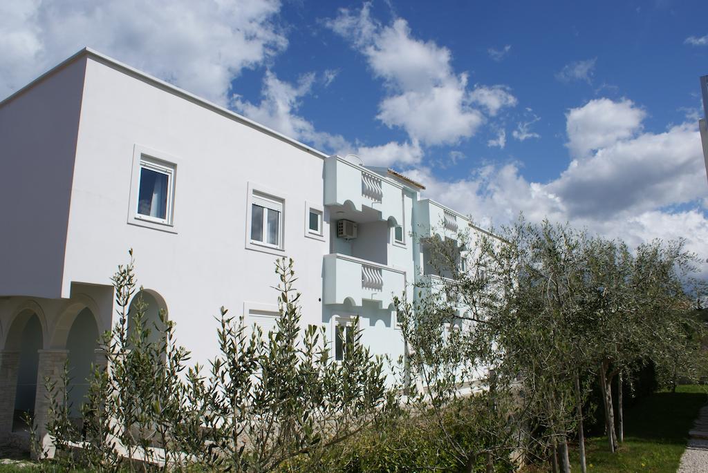 Apartments Toka Petrcane Eksteriør billede